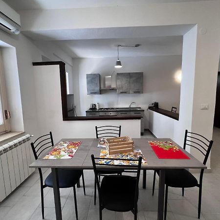 Casa Vacanze Febo Apartment ปาแลร์โม ภายนอก รูปภาพ